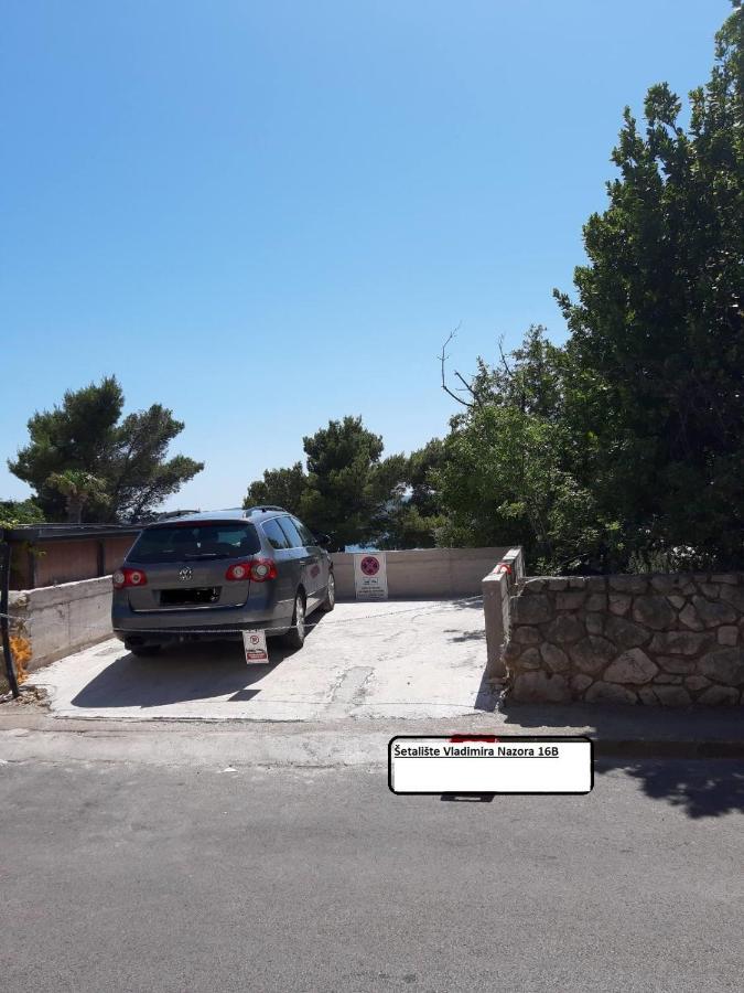 Apartment Crikvenica Car Exterior photo